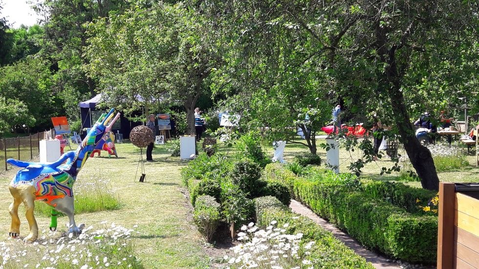 Gartenblick mit Lupo, &copy; Ulrich Arph