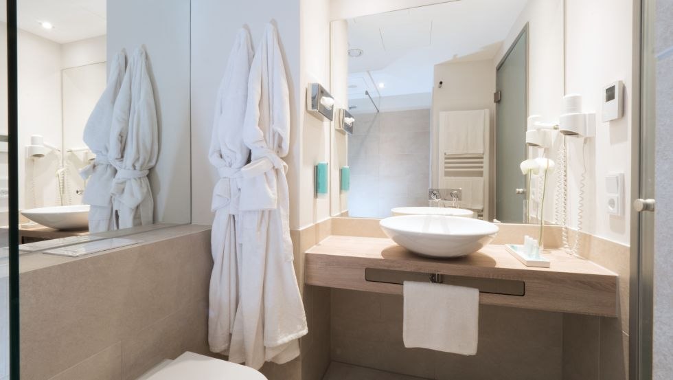 Badezimmer eines Standard-Doppelzimmers // © Wonnemar-Resort Wismar Badezimmer eines Standard-Doppelzimmers // © Wonnemar-Resort Wismar