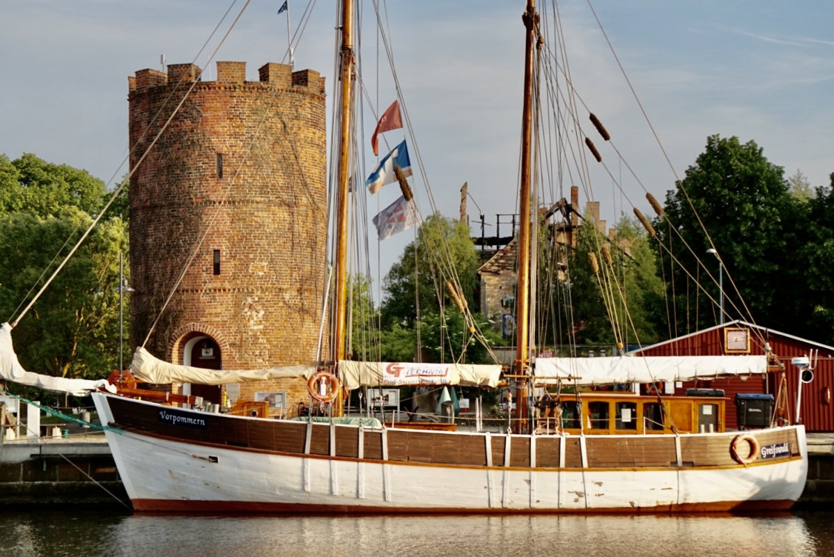 "Vorpommern" vor dem Fangenturm in Greifswald // © GMG/GUdrun Krüger "Vorpommern" vor dem Fangenturm in Greifswald // © GMG/GUdrun Krüger