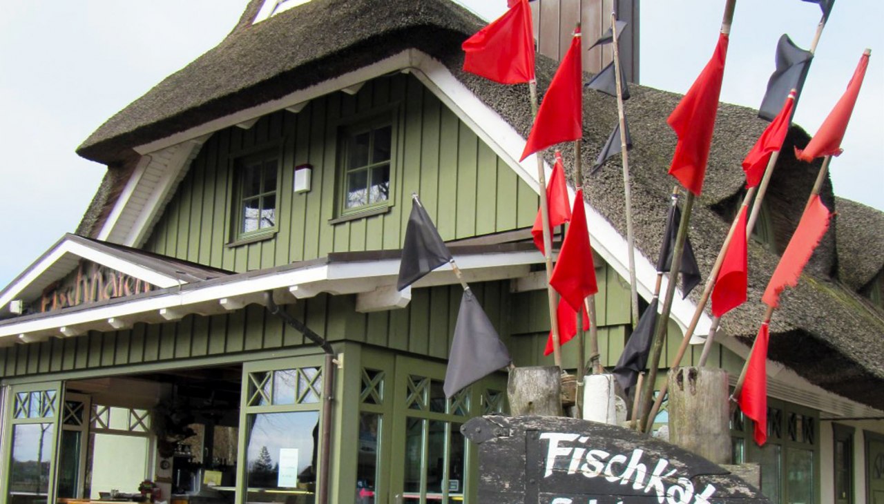 Fischkaten im Ostseebad Ahrenshoop, &copy; R&auml;ucherhaus Sch&ouml;nthier