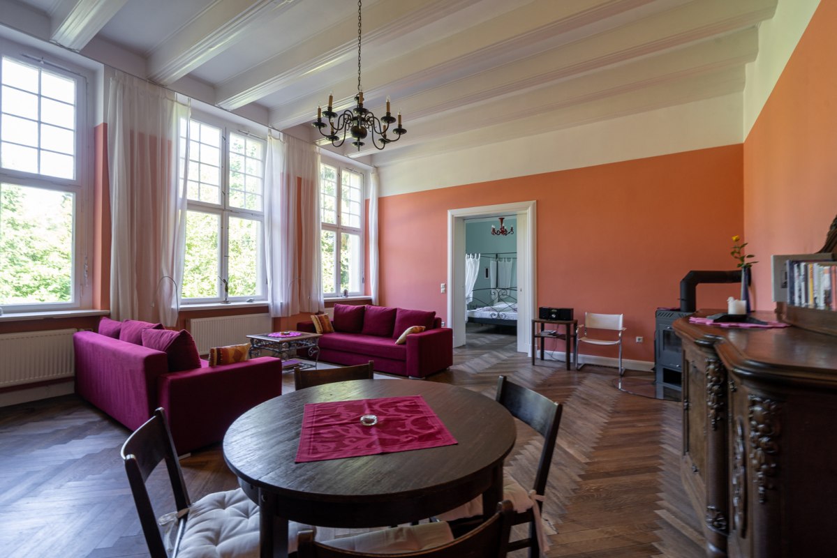 Salon in het landhuis B&uuml;ttelkow // &copy; DOMUSImages