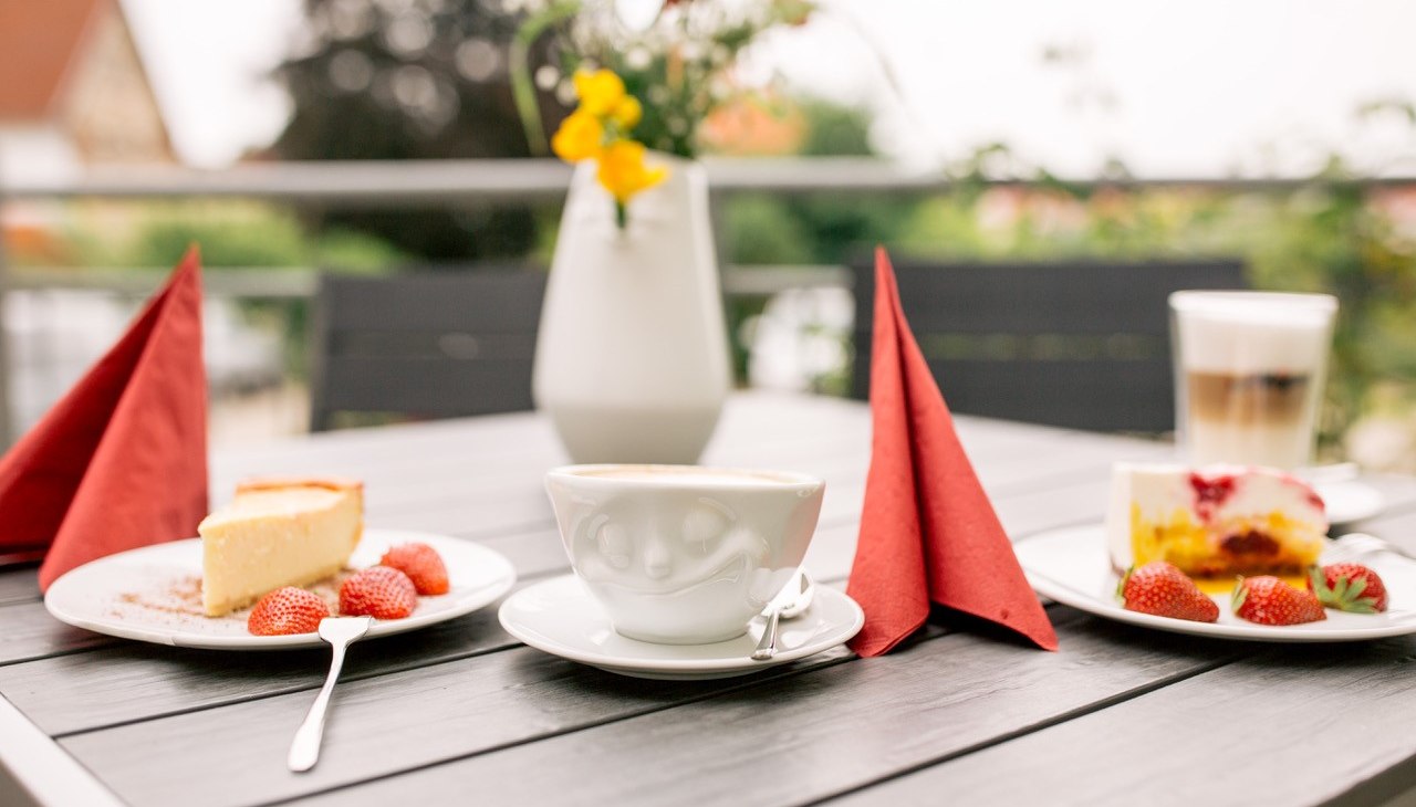 Terrasse und Lounge WeinDepot Malchow, &copy; Mirko Hesnchler