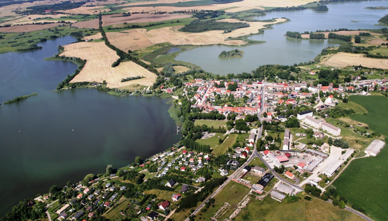 F&uuml;rstenwerder mit dem Gro&szlig;en See und dem Dammsee, &copy; Tourismusverein F&uuml;rstenwerder
