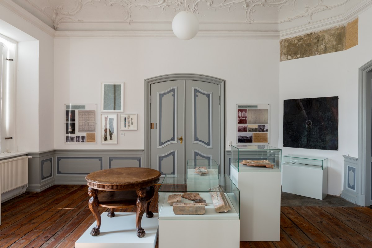 Ausstellungsraum im Mueum K&uuml;nstlerhaus Schloss Pl&uuml;schow // &copy; Schloss Pl&uuml;schow