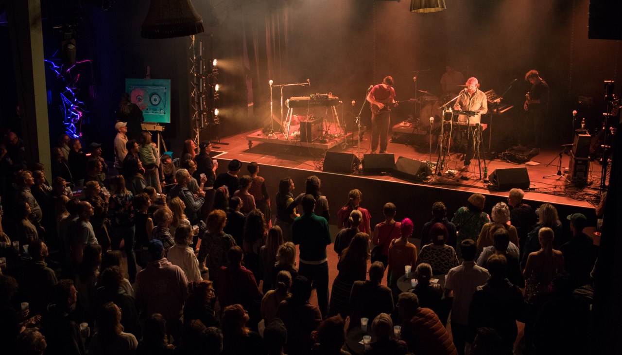 Volle zaal op de concertavond tijdens Studio am See 2025., © Simon Voigt Volle zaal op de concertavond tijdens Studio am See 2025., © Simon Voigt