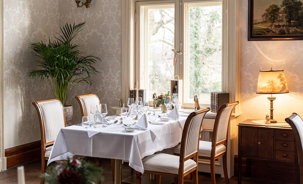 Das Restaurant im Schlossgut Gorow bittet zu Tisch, © Schlossgut Gorow / DOMUSImages Das Restaurant im Schlossgut Gorow bittet zu Tisch, © Schlossgut Gorow / DOMUSImages