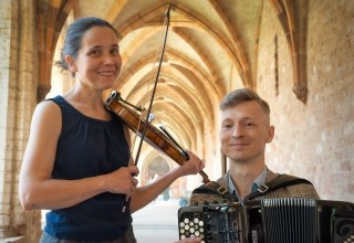 Bild zeigt Conexus: Tabea Höfer, Violine & Marek Stavinak, Akkordeon // © Conexus Bild zeigt Conexus: Tabea Höfer, Violine & Marek Stavinak, Akkordeon // © Conexus