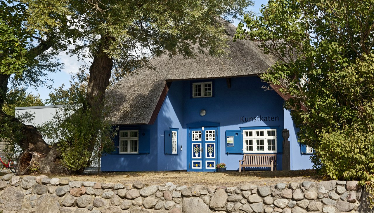 Galerie- und Veranstaltungshaus der Kurverwaltung Ahrenshoop, © Kurverwaltung Ahrenshoop/voigt & kranz UG, Prerow Galerie- und Veranstaltungshaus der Kurverwaltung Ahrenshoop, © Kurverwaltung Ahrenshoop/voigt & kranz UG, Prerow