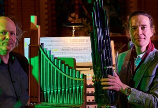 Volker Jaekel (Orgel) und Gert Anklam (Saxophone und Sheng) // © Tivadar Nemesi Volker Jaekel (Orgel) und Gert Anklam (Saxophone und Sheng) // © Tivadar Nemesi