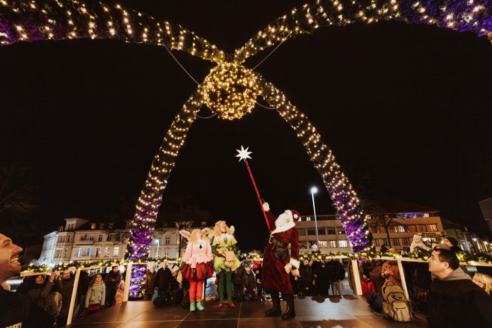 2024-12-12 09_53_02-TheresaLangeFotografie_HOFZAUBER_2024_007.jpg - IrfanView (Zoom_ 1568 x 1046), &copy; Stadt Neustrelitz / Theresa Lange