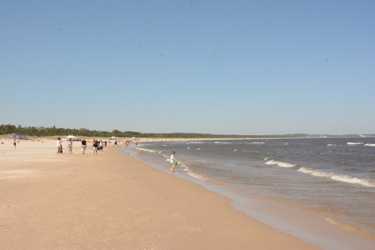 Kilometerlanger Sandstrand an der polnischen Ostsee. // © Sarah Stuth Kilometerlanger Sandstrand an der polnischen Ostsee. // © Sarah Stuth