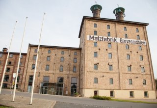 Heute ist die Malzfabrik Sitz der Verwaltung des Landkreises Nodwestmecklenburg., &copy; Frank Burger