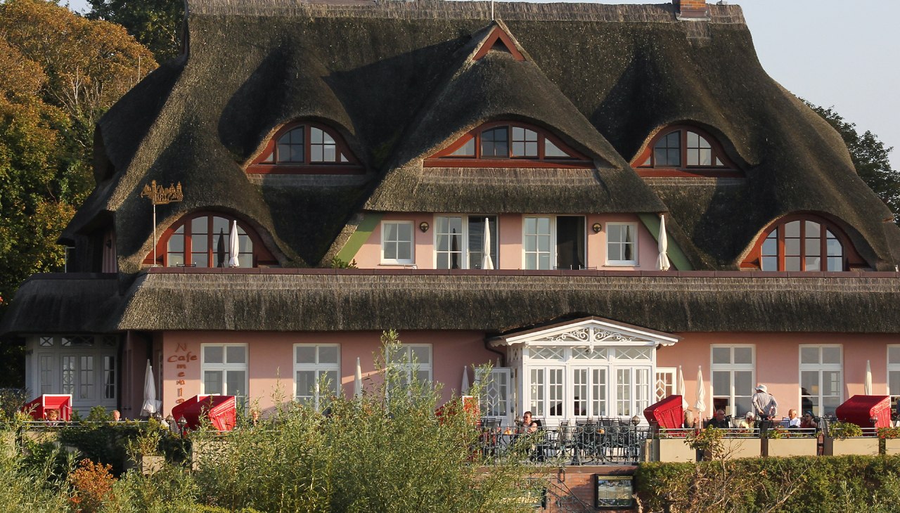 Hotel & Restaurant Namenlos, Blick vom Strand&uuml;bergang, &copy; Welfendesign, Rostock (umfassende Nutzungsrechte beim Ahrenshooper Hof vorhanden)