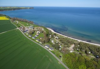 Luftbild KNAUS Camping- und Ferienhauspark Rügen // © Helmut Knaus KG Luftbild KNAUS Camping- und Ferienhauspark Rügen // © Helmut Knaus KG