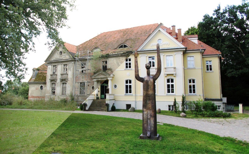 © https://www.cafe-deli-saunstorf.de/einblicke-in-ein-modernes-kloster-fr-19-juni/ © https://www.cafe-deli-saunstorf.de/einblicke-in-ein-modernes-kloster-fr-19-juni/