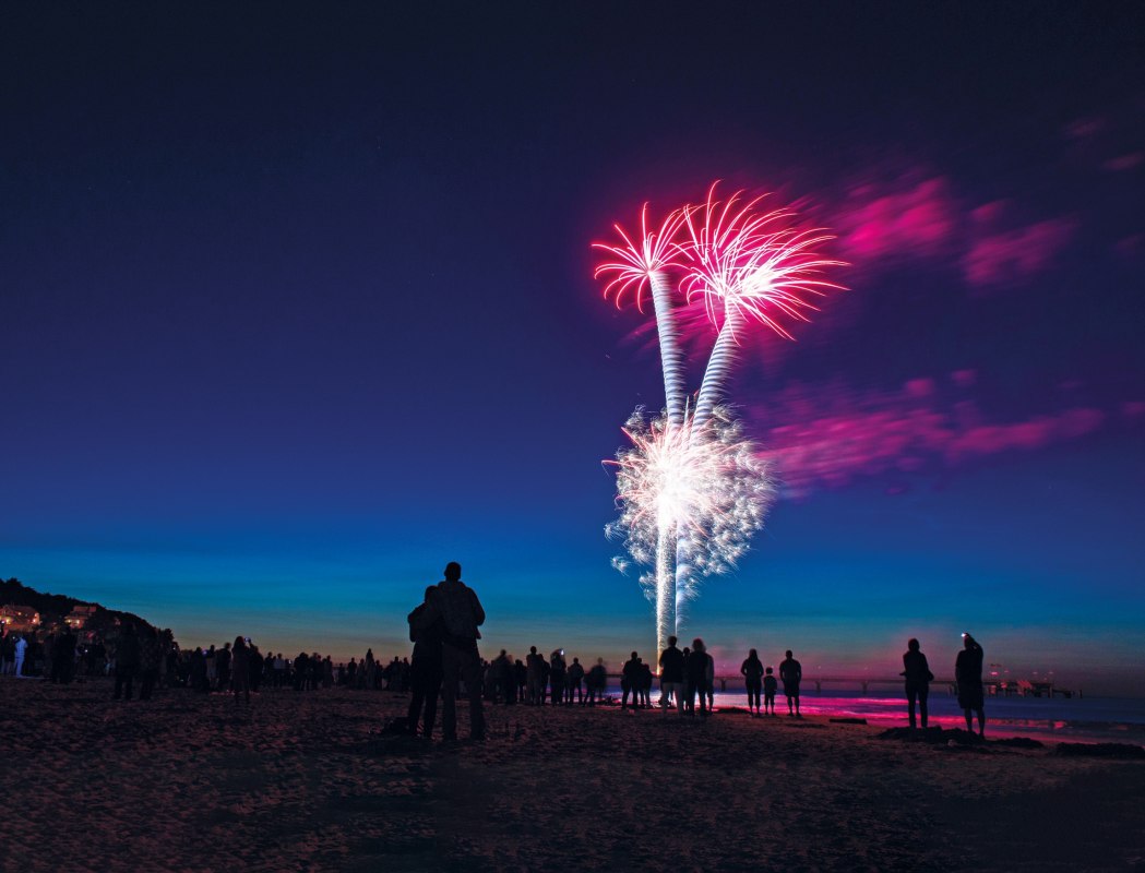 XXL-Strandfeuerwerk // © Ronny Heim XXL-Strandfeuerwerk // © Ronny Heim