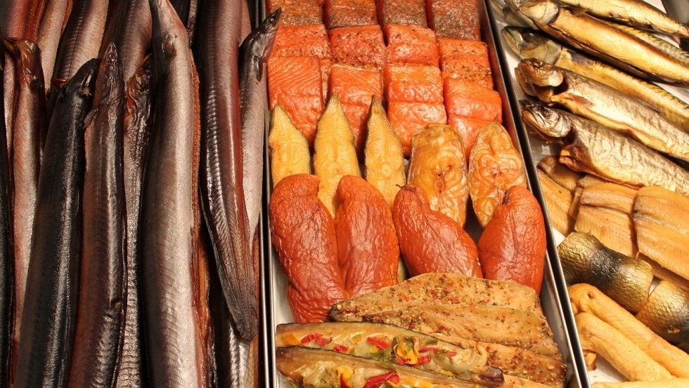 Räucherfischangebot im Fischladen // © F&F Fisch und Feinkost GmbH Räucherfischangebot im Fischladen // © F&F Fisch und Feinkost GmbH