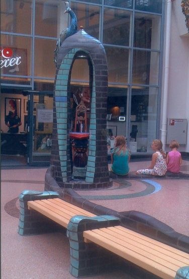 Brunnen mit Bank, © Dörte Michaelis