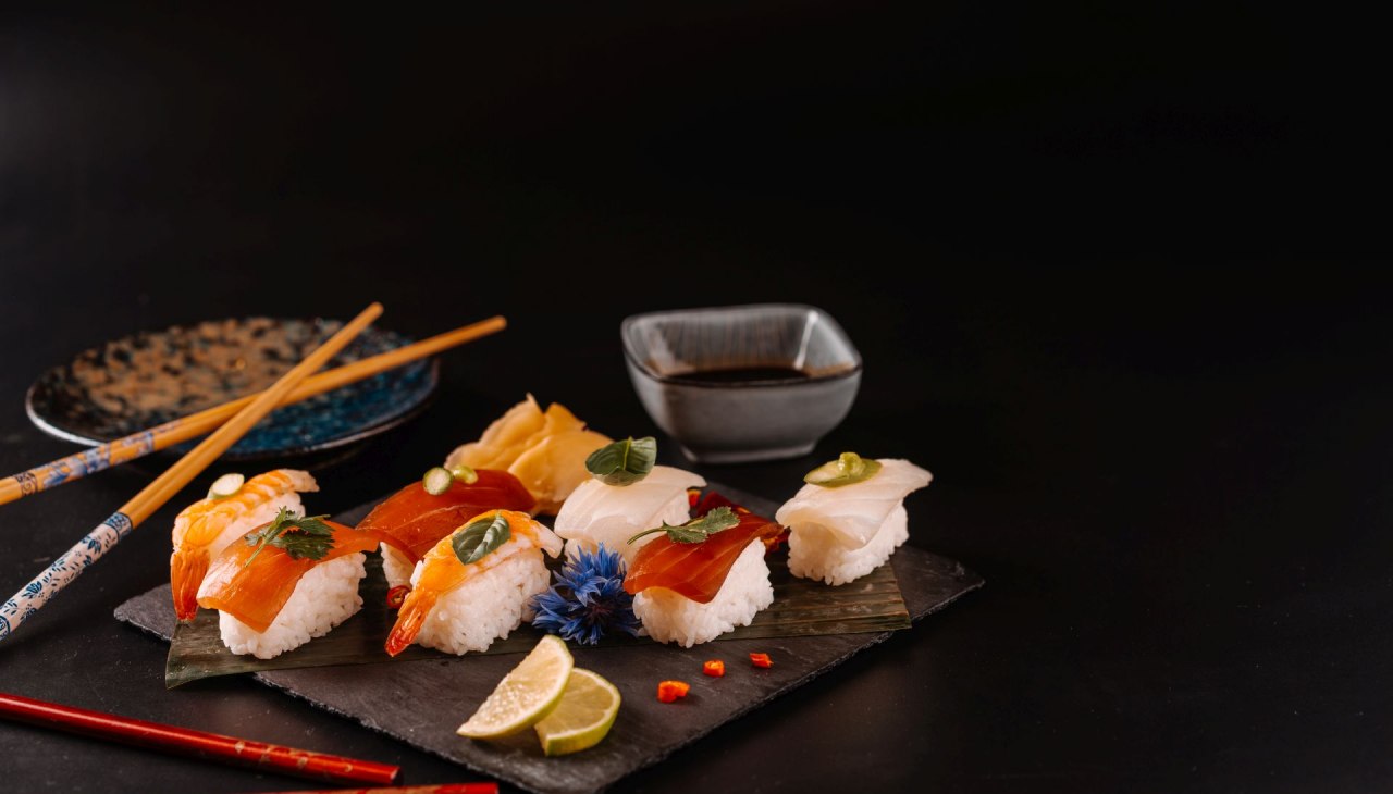 Variationen von Nigiri und Sashimi, © THE GRAND Ahrenshoop Variationen von Nigiri und Sashimi, © THE GRAND Ahrenshoop