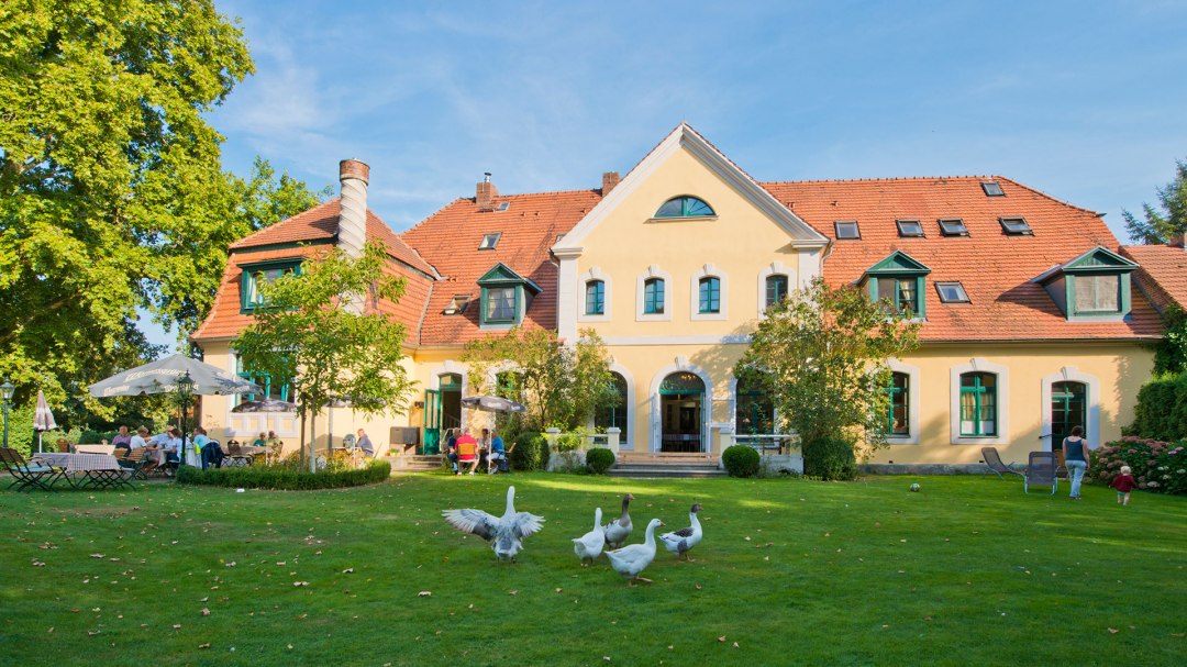 Hofansicht mit Terrasse, © Christin Drühl Hofansicht mit Terrasse, © Christin Drühl