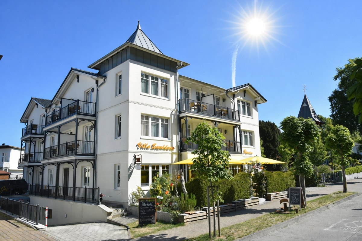 Pension Sanddorn & Caf&eacute; Carlsson // &copy; Pension Sanddorn