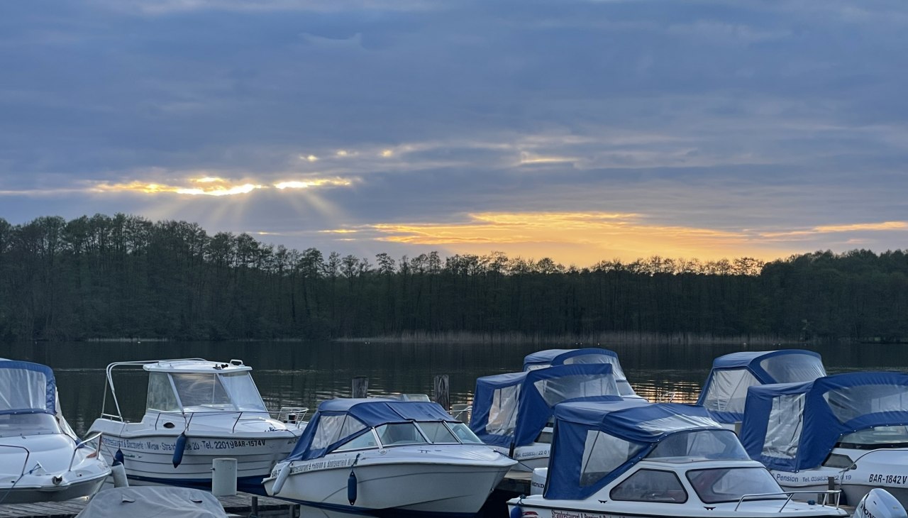 Bootsverleih Strandhotel-Mirow, © Familie Stegemann Bootsverleih Strandhotel-Mirow, © Familie Stegemann