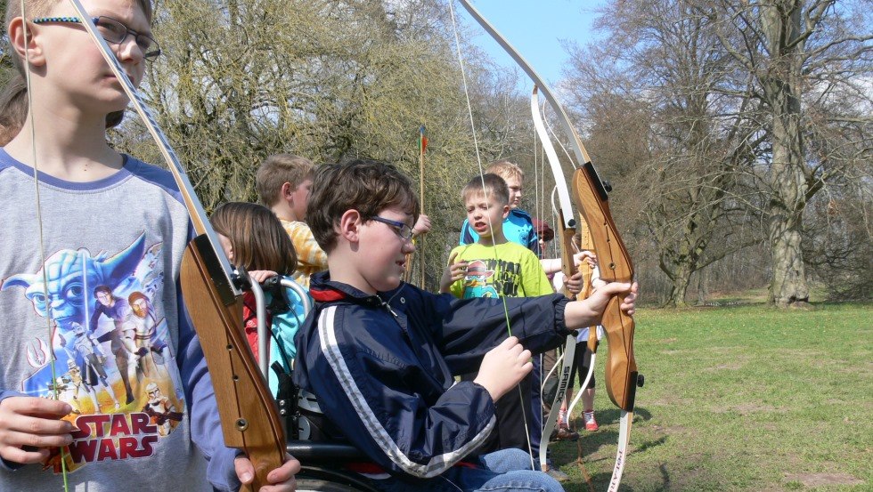 Vielfältige Programme wie zum Beispiel Bogenschießen ermöglichen Erlebnisse in ganz unterschiedlichen Bereichen // © Schloss Dreilützow/Baerens Vielfältige Programme wie zum Beispiel Bogenschießen ermöglichen Erlebnisse in ganz unterschiedlichen Bereichen // © Schloss Dreilützow/Baerens