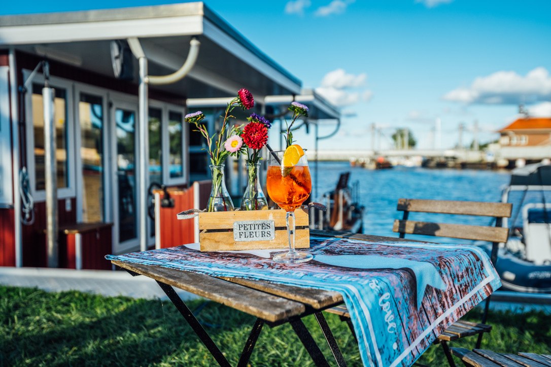 Himmelfahrt im Flusscaf&eacute;, &copy; Abenteuer Flusslandschaft