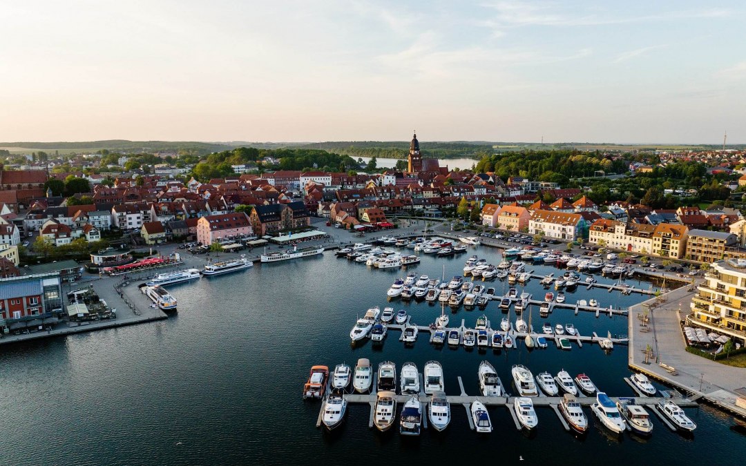 Der Hafen von Waren an der M&uuml;ritz // &copy; MV-T/G&auml;nsicke