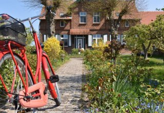 &copy; N.H&uuml;bner