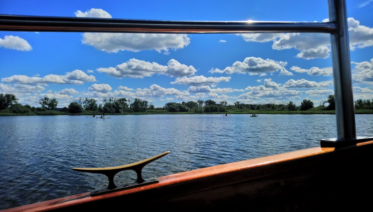 Barkassenrundfahrt mit Blick auf den Teterower See, &copy; Jana Koch