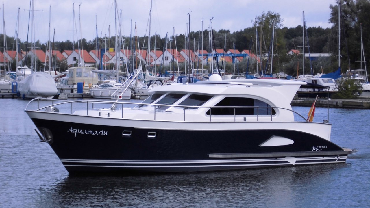 Ontdek de M&uuml;ritz met een gecharterd MYM droomjacht // &copy; M&uuml;ritz Yacht Management