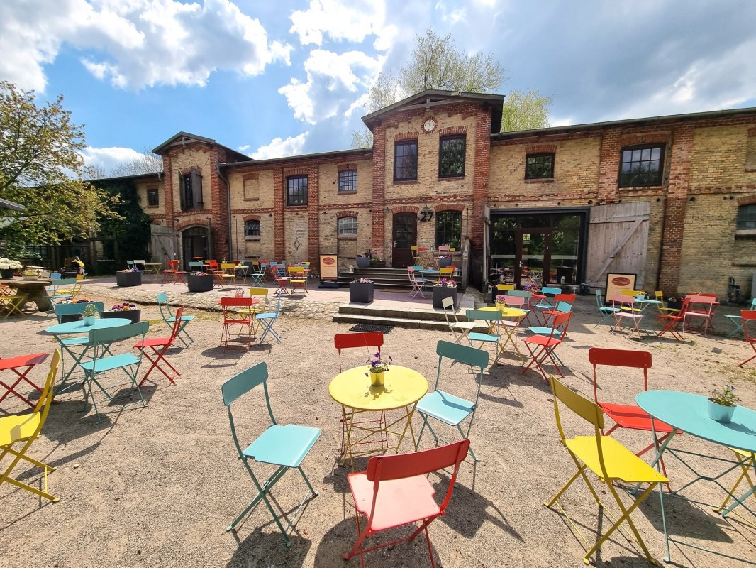 Frot uitzicht op de oude paardenstal rijden // &copy; Olaf Dr&uuml;mmer