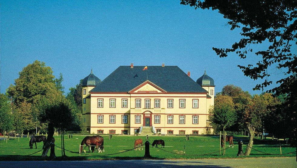 Das barocke Gutshaus in Hohen Luckow ist eines der Prachtstücke nähe der mecklenburgischen Ostseeküste, © TMV/Legrand Das barocke Gutshaus in Hohen Luckow ist eines der Prachtstücke nähe der mecklenburgischen Ostseeküste, © TMV/Legrand