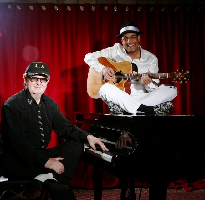 Andy am Klavier, Larry an der Gitarre, © Lawrence Harms Andy am Klavier, Larry an der Gitarre, © Lawrence Harms