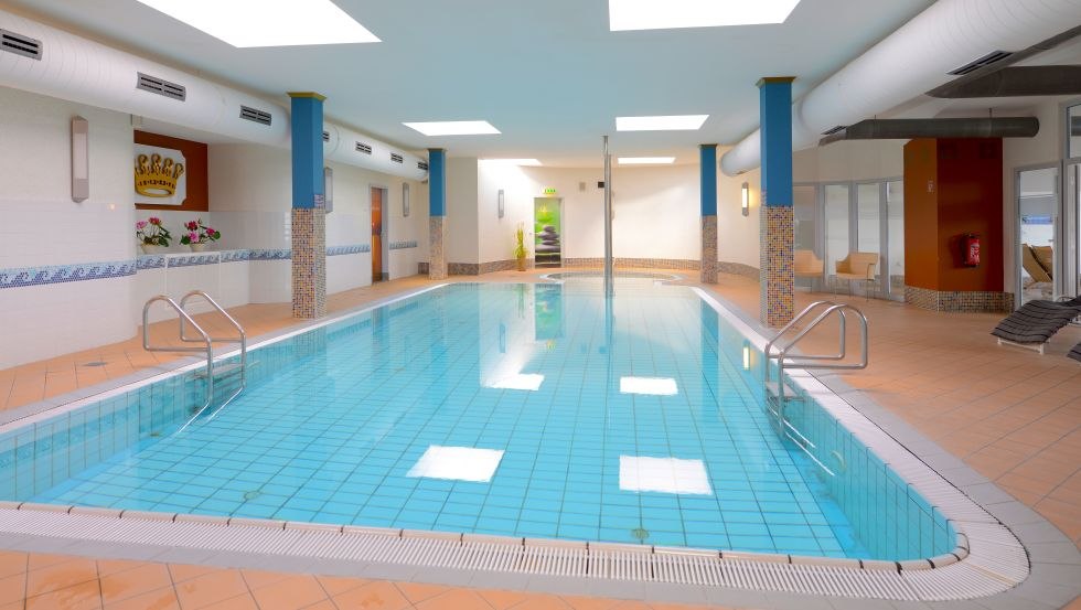 Schwimmbad des Seehotels Großherzog v. Mecklenburg // © Seehotel Großherzog von Mecklenburg Schwimmbad des Seehotels Großherzog v. Mecklenburg // © Seehotel Großherzog von Mecklenburg