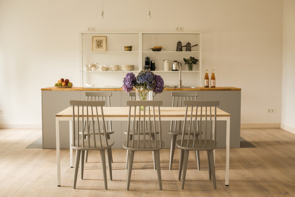 Gro&szlig;e und modern eingerichtete Ferienwohnung auf Gut &Uuml;selitz // &copy; Gut &Uuml;selitz / Ulrike Meutzner