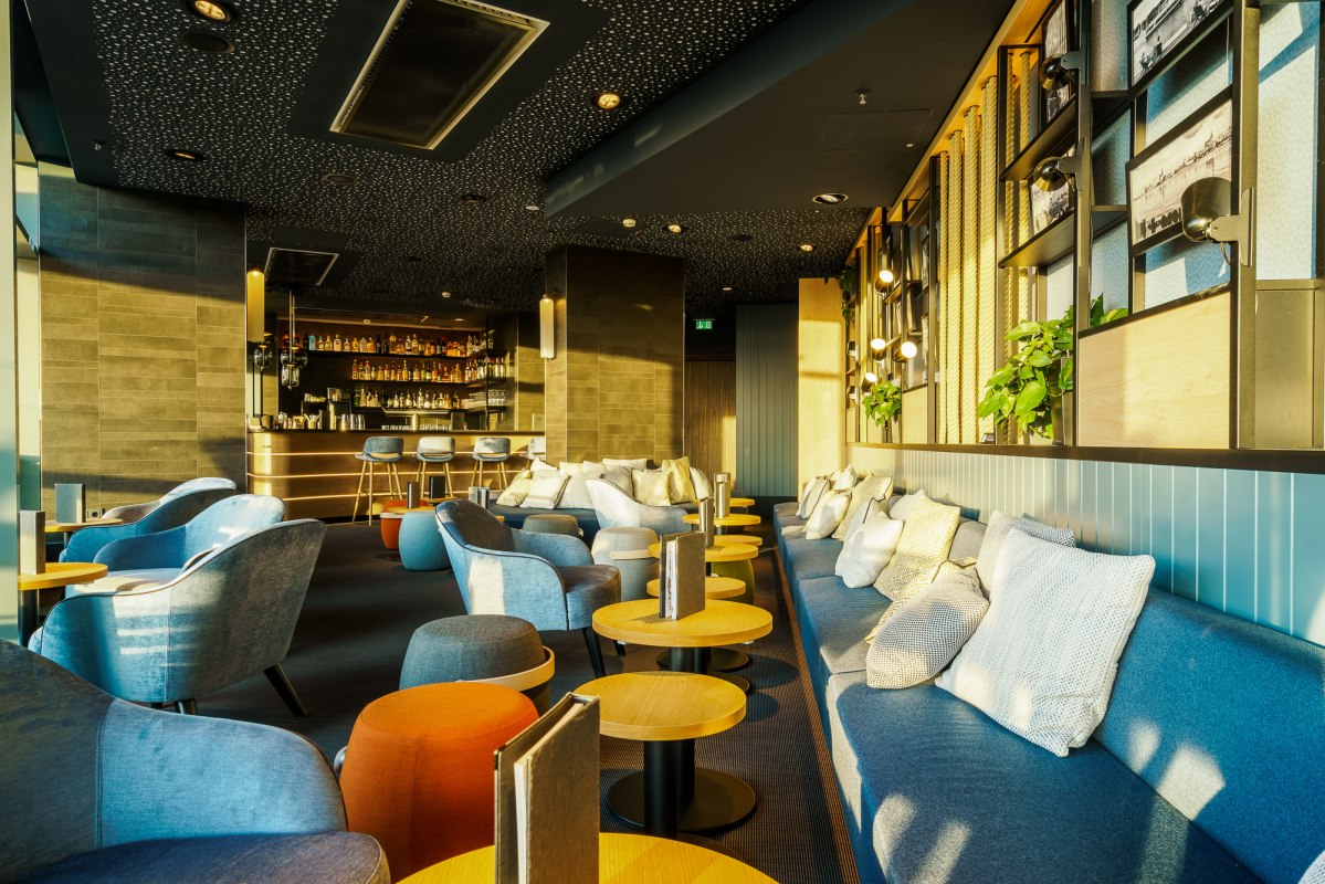 KAI40 bar op het dak // &copy; Radisson Blu Hotel, Rostock