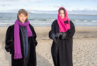 Emilia Gołos (Klavier/Synthesizer) und Zuza Jasinska (Gesang) // &copy; Aksel Cetner