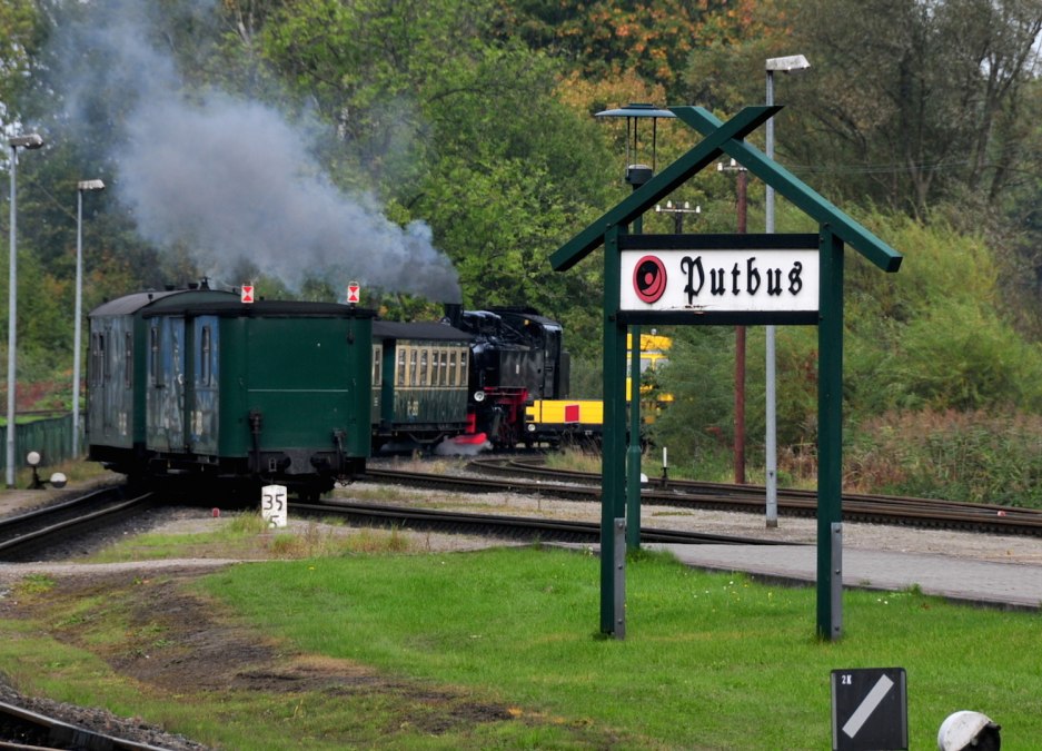 Rasender Roland am Bahnhof in Putbus auf Rügen, © Tourismuszentrale Rügen Rasender Roland am Bahnhof in Putbus auf Rügen, © Tourismuszentrale Rügen