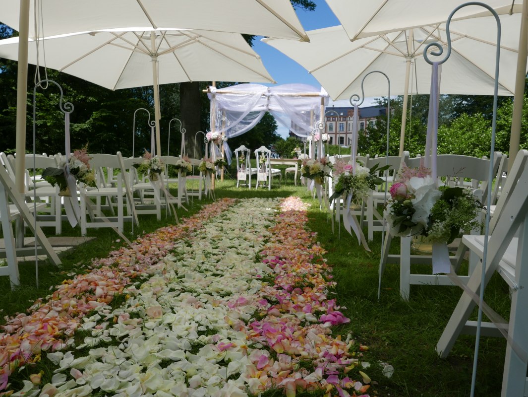Es ist alles vorbereitet für eine Märchenhochzeit auf Schloss Gamehl // © Schloss Gamehl / Janine Pusch Es ist alles vorbereitet für eine Märchenhochzeit auf Schloss Gamehl // © Schloss Gamehl / Janine Pusch