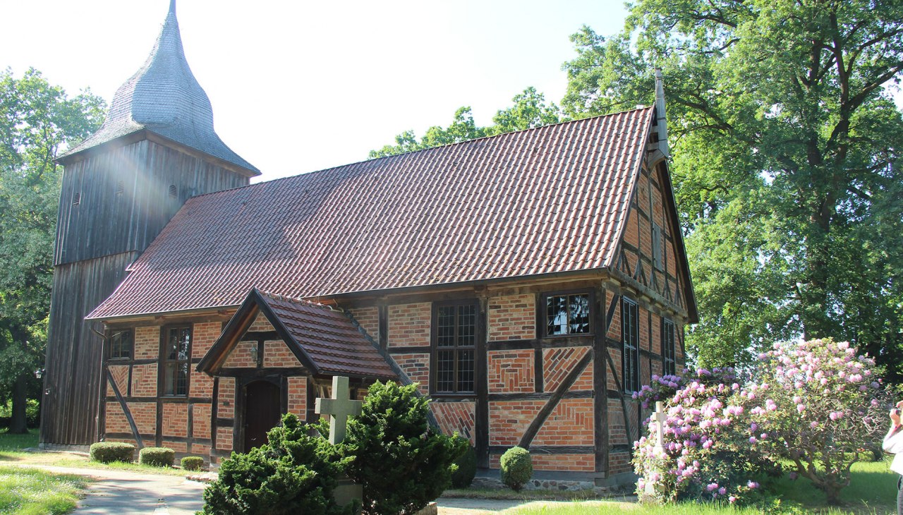 Außenansicht - Kirche Dammwolde, © Silke Voss Außenansicht - Kirche Dammwolde, © Silke Voss