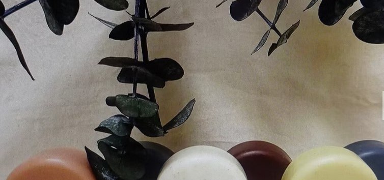 Feste Seifen & festes Shampoo selber herstellen // &copy; Duftnoten-Ziolkowski