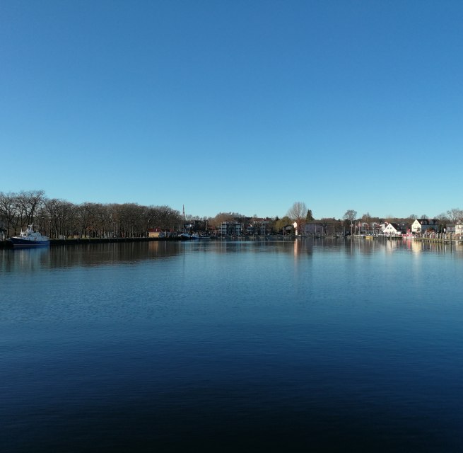 Indsejlingen til havnen i Lauterbach p&aring; R&uuml;gen // &copy; Sebastian G&ouml;tte