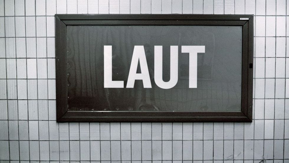 Laut, &copy; Jens Carstensen - Jensens Wohnzimmerstudio