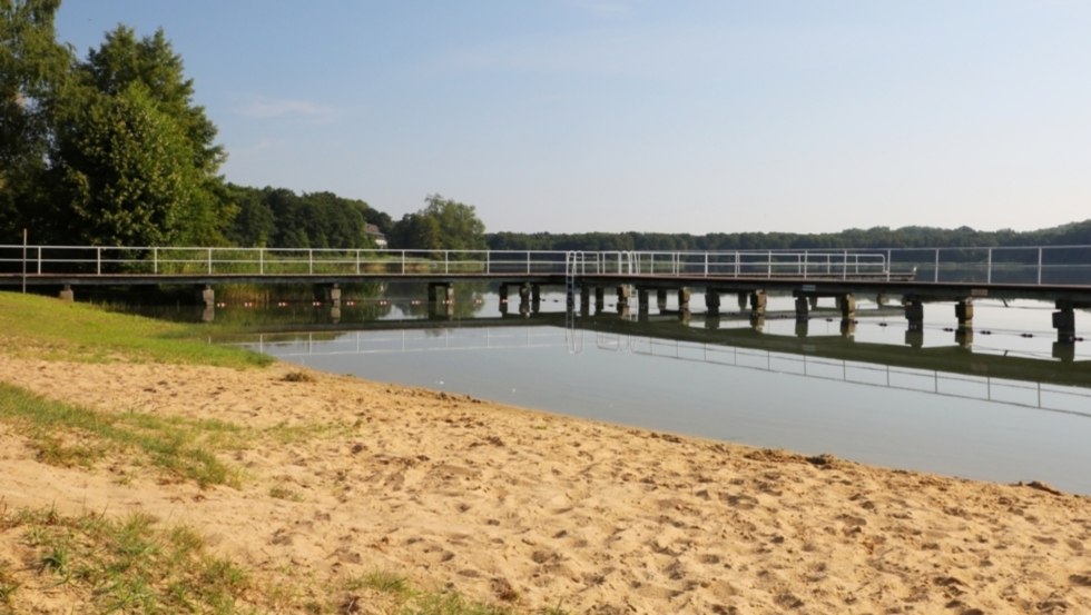 Freibad am Wockersee in Parchim - Strand und Liegewiese, © TMV/Gohlke Freibad am Wockersee in Parchim - Strand und Liegewiese, © TMV/Gohlke