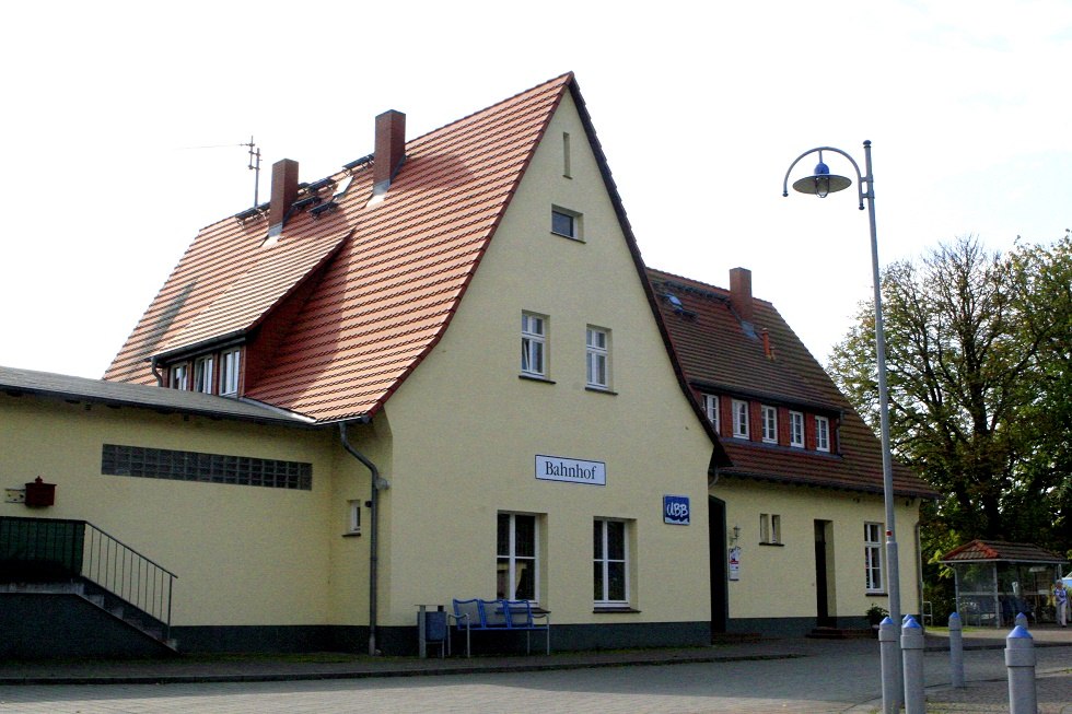 Au&szlig;enansicht des Bahnhofs // &copy; Sabrina Wittkopf-Schade