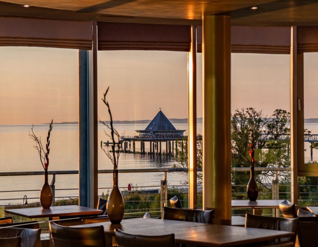 Sei-Gast-2026_Strandhotel-Ostseeblick_Fr&uuml;hst&uuml;ck-mit-Meerblick_C_Strandhotel-Ostseeblick.jpg (2), &copy; Strandhotel Ostseeblick