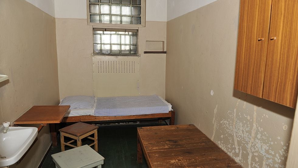 Blick in eine Zelle der ehemaligen Stasi-U-Haft // © BStU-Außenstelle Rostock Blick in eine Zelle der ehemaligen Stasi-U-Haft // © BStU-Außenstelle Rostock