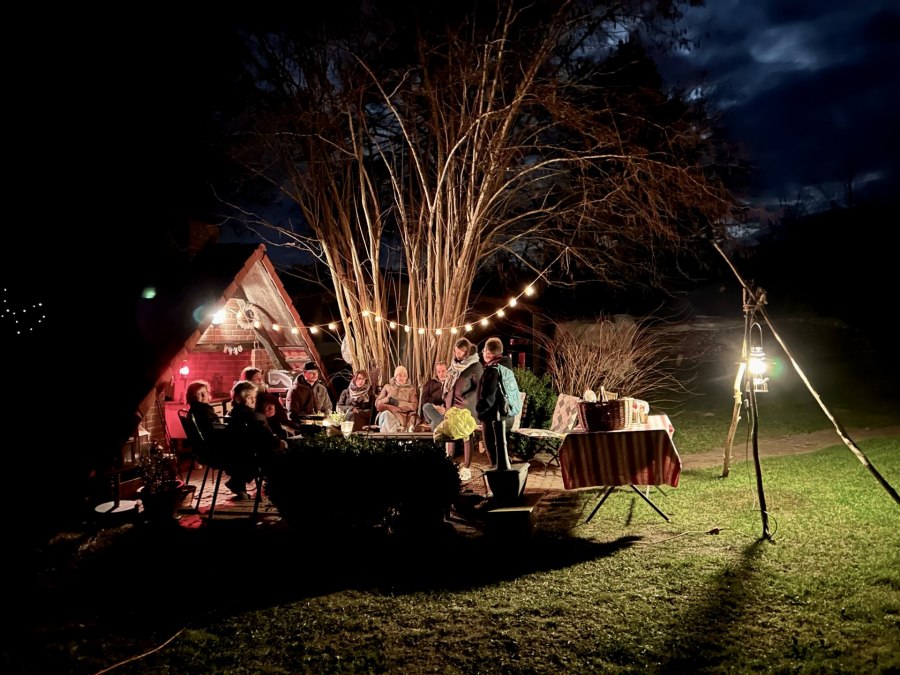 K&auml;sefondue am offenen Feuer, &copy; Britta Daedelow-Seydl